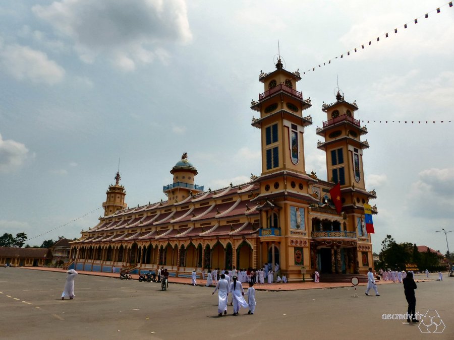 43_Temple-caodaiste-de-Tay-Ninh