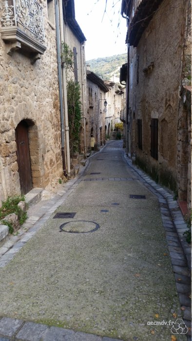 st-guilhem-rue